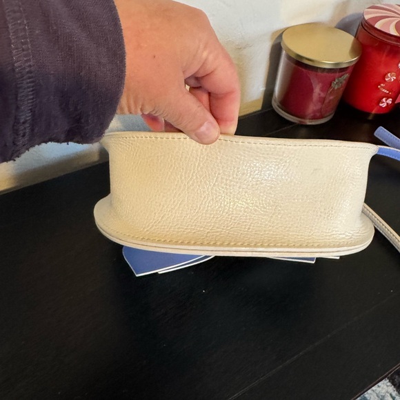 Like new Kate Spade Vanderbilt Place
Tegan Bow Crossbody - Picture 9 of 15